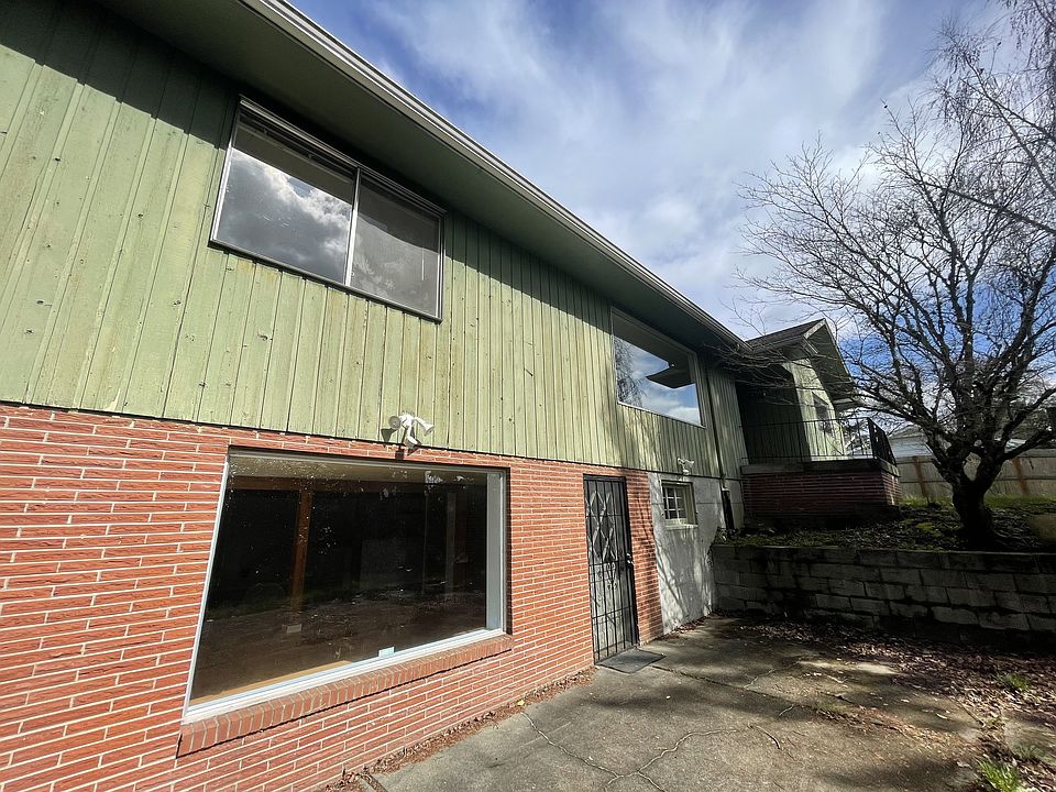 1st image of 1014 132nd Street Ct E