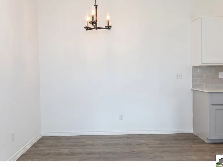 921 Ashwood Dr #A — Photo 6