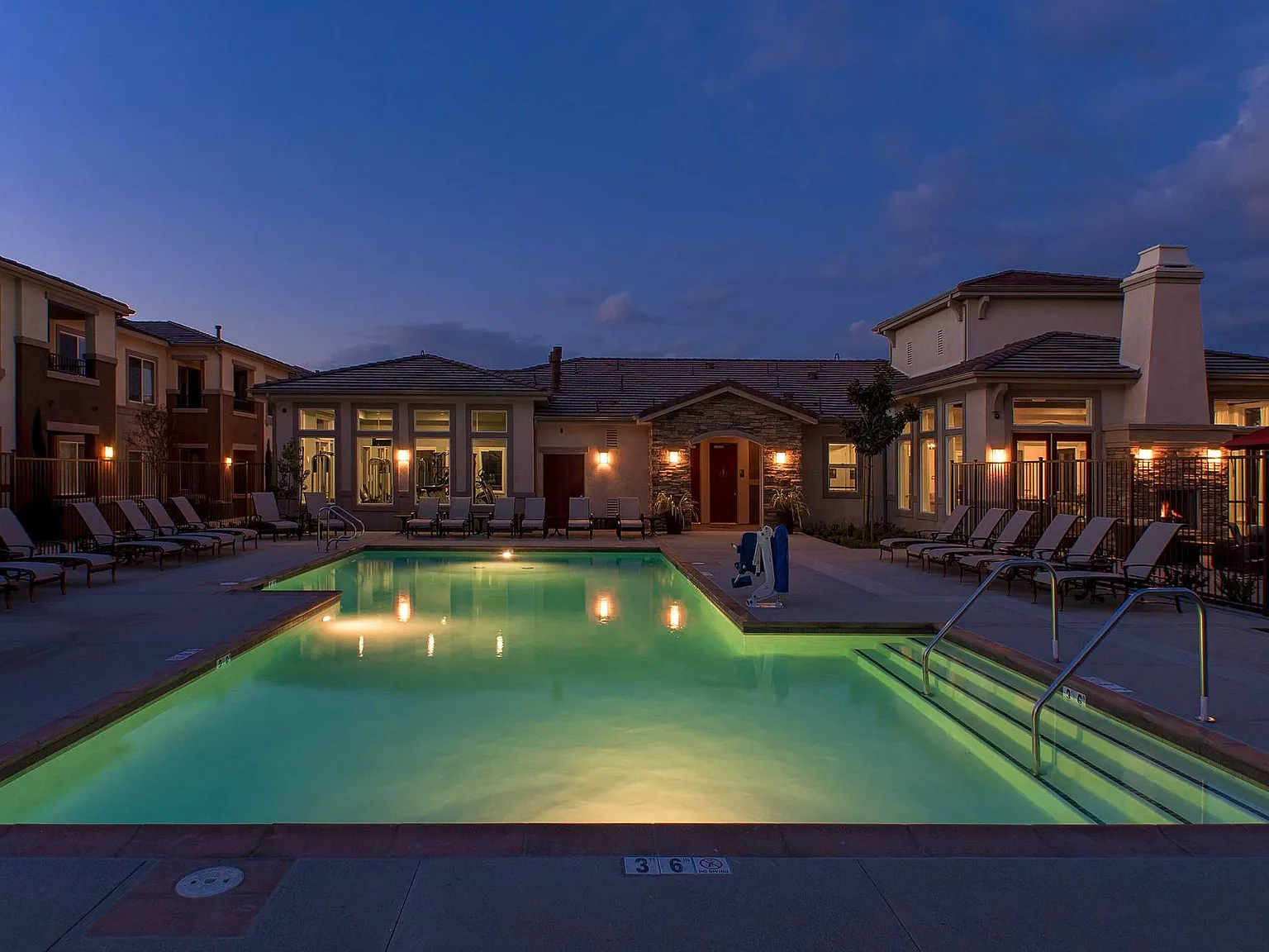 Avila Apartment Homes — Photo 1
