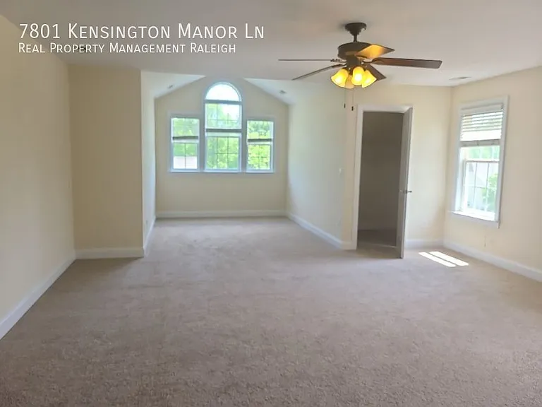 7801 Kensington Manor Ln — Photo 11