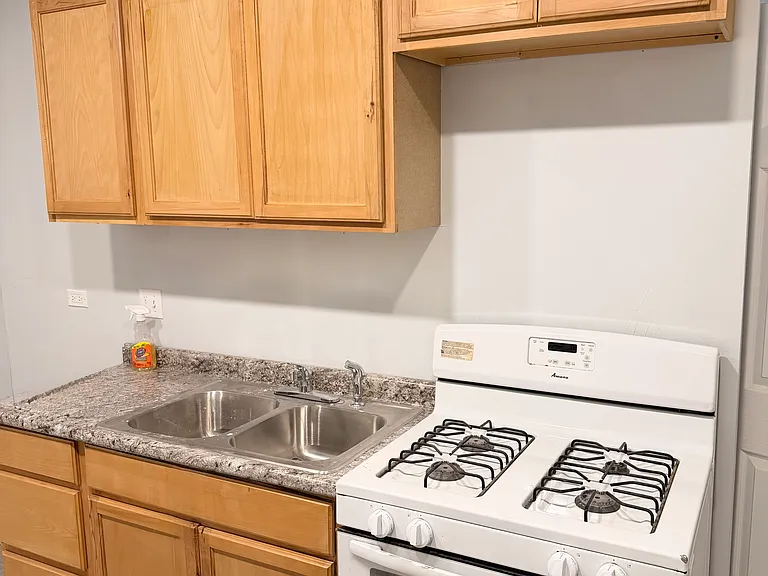 14305 Irving Ave #1 — Photo 6