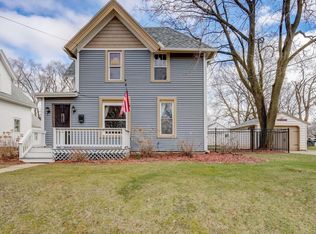 321 S Concord Rd, Oconomowoc, WI 53066