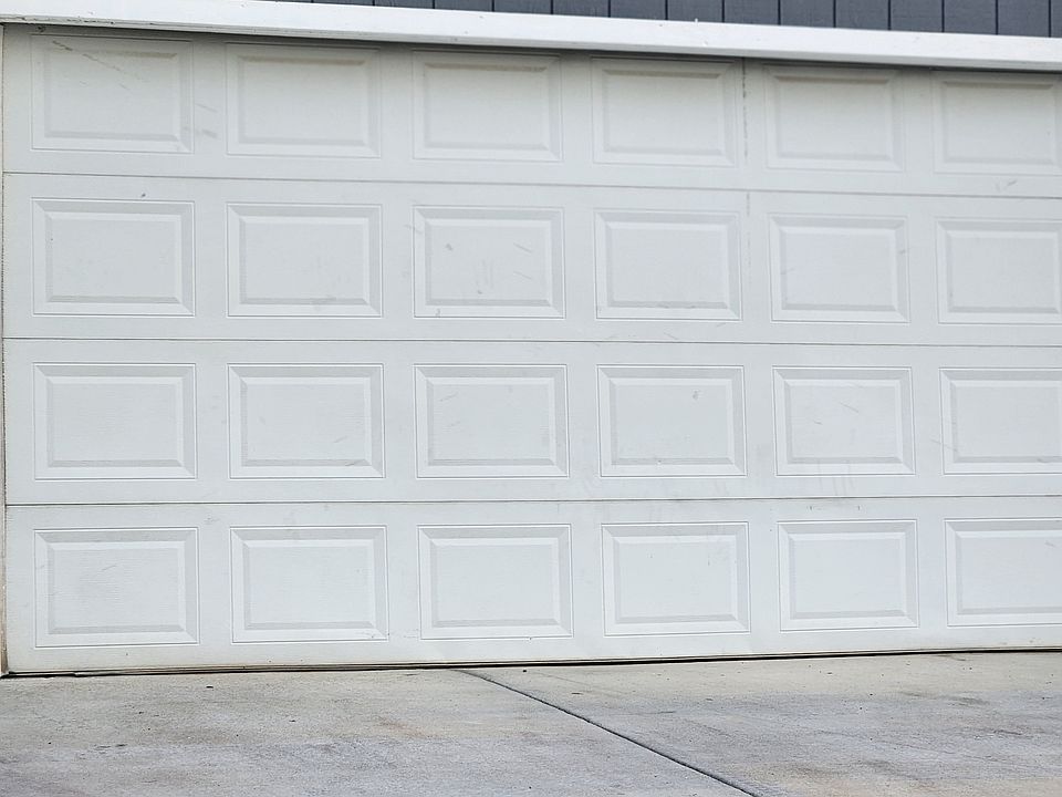 Front 2 car garage entrance