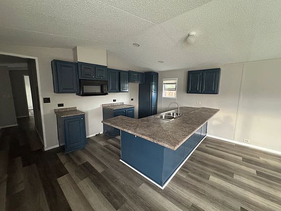 4th image of 320 Rae St #127