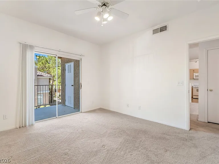 251 S Green Valley Pkwy #3921 — Photo 13