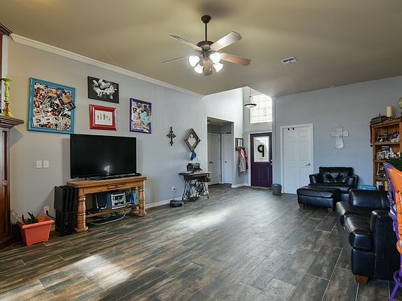 2nd image of 2913 Tropicana Ave