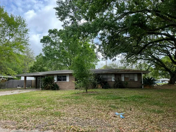 2108 Meadowbrook St, Pascagoula, MS 39567
