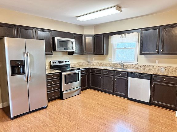 5th image of 15407 Skyline Dr