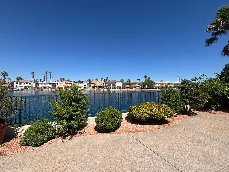 2424 Ocean Front Dr — Photo 7