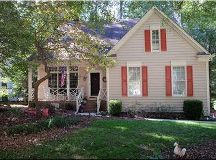 305 Hunters Xing, Cary, NC 27518