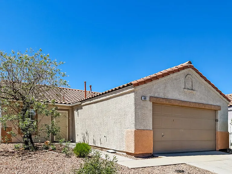 681 Indian Row Ct — Photo 3