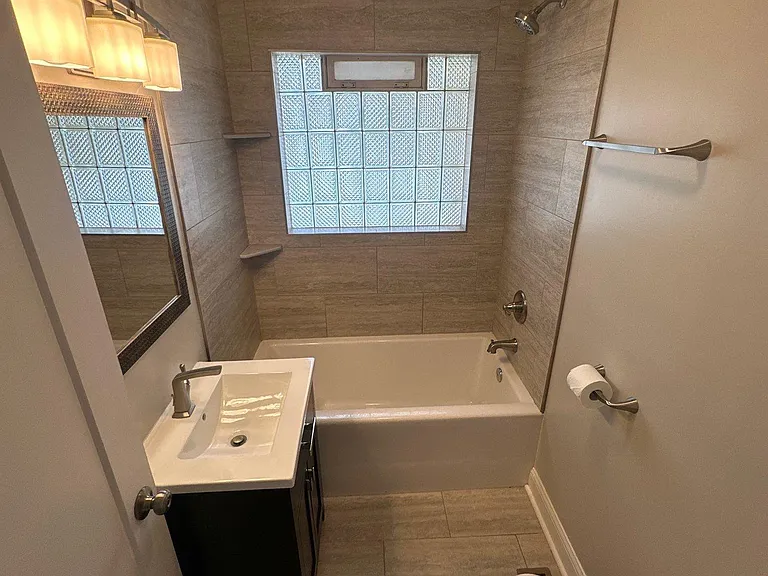 1370 Farley Dr — Photo 11