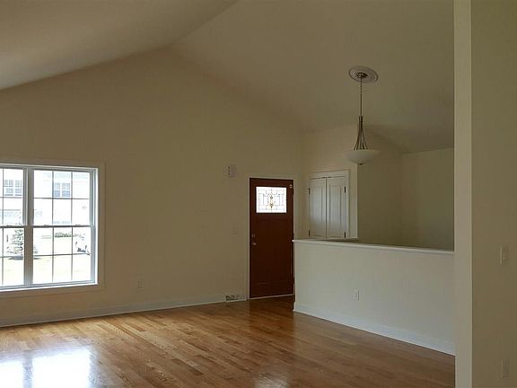 3rd image of 43 Nantucket St