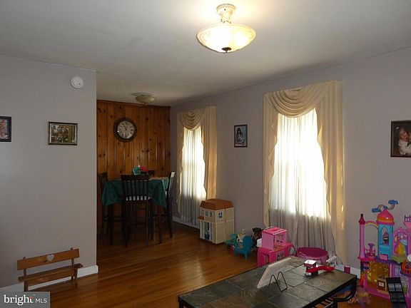 4th image of 17221 Blatt Ave