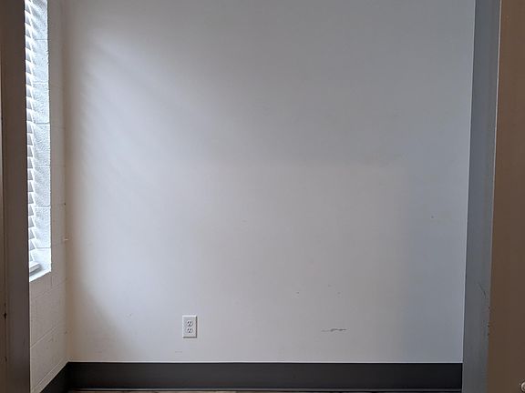 2nd image of 1076 E 200 S #11070777