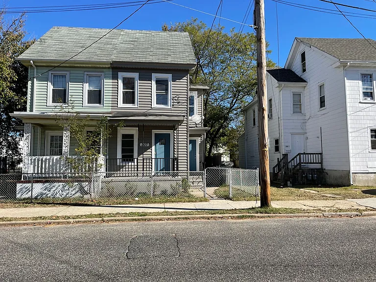307 S 3rd St — Photo 2