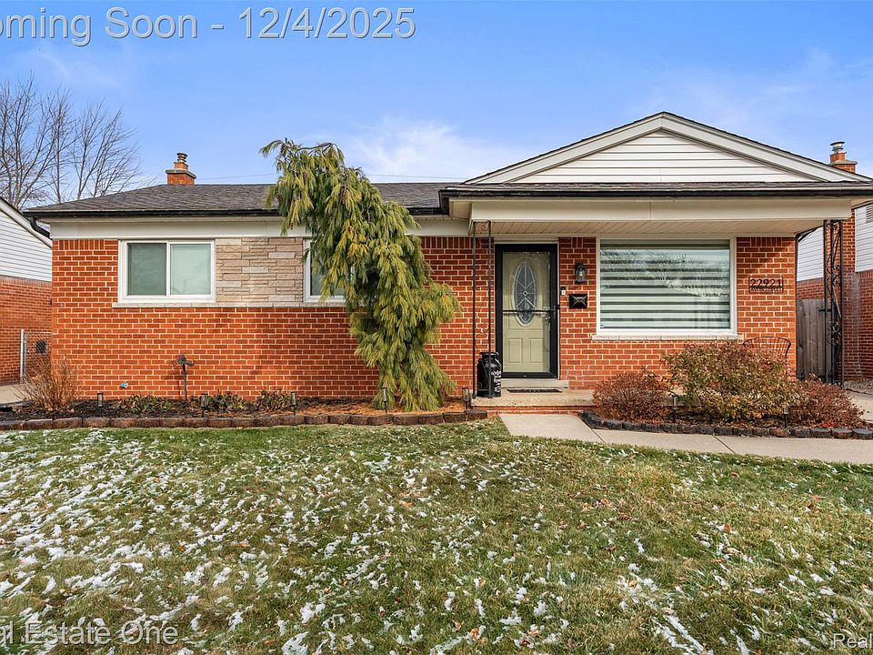 1st image of 22921 Avon St
