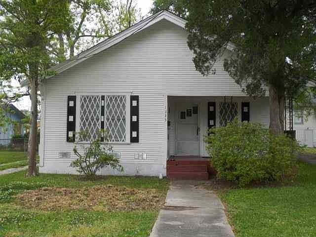 1st image of 1235 Elgie St