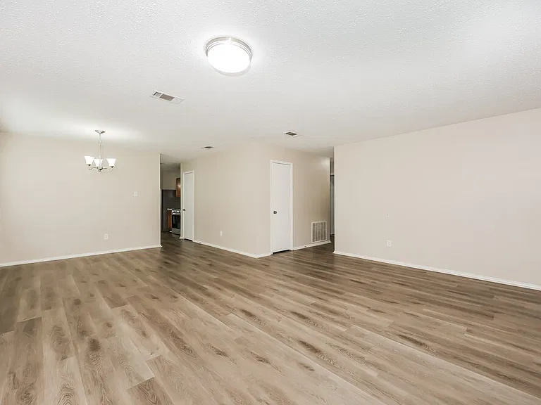 5312 Newcastle Ln — Photo 3