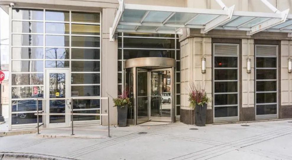 1 bed, 820 sqft, $2,750 — Photo 3