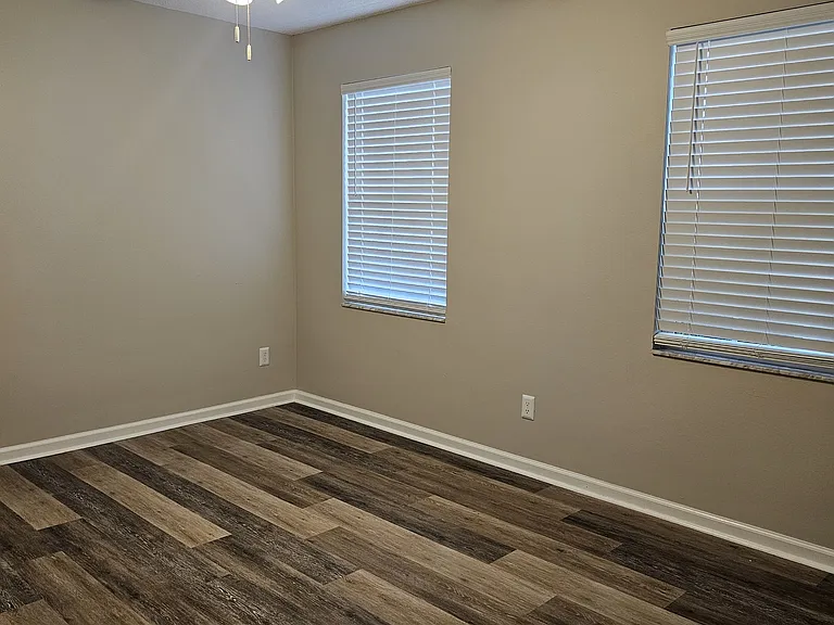 2602 Davis Ave — Photo 8