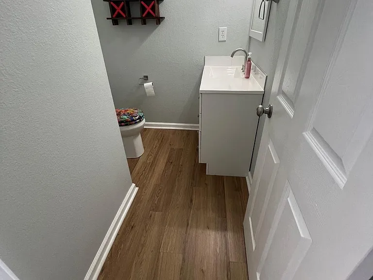 301 Kingston Trace Rd — Photo 2