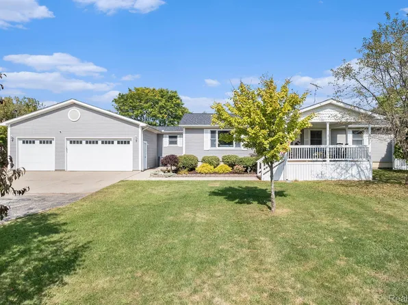 5466 Baldwin Rd, Swartz Creek, MI 48473
