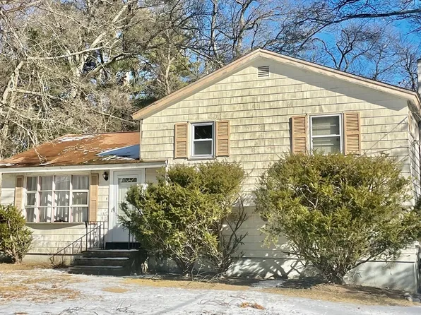 9 Little John Dr, Billerica, MA 01821