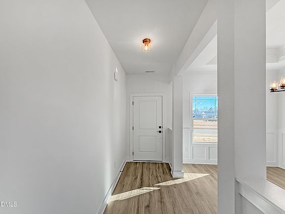 5th image of 25 Northwood Dr