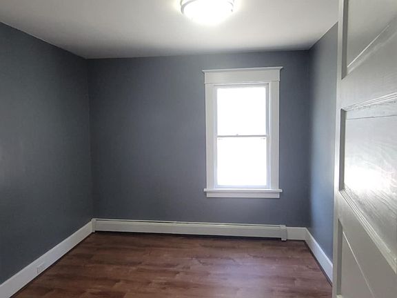 1st bedroom off of kitchen