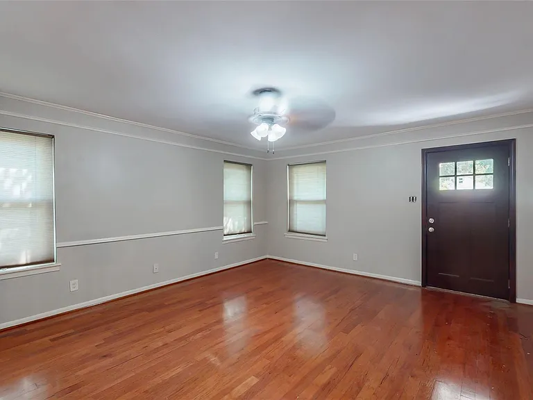 5338 Creekbend Dr — Photo 17