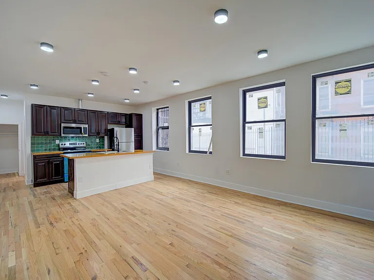 68 E McMicken Ave #2 — Photo 6