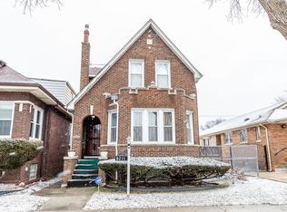 8211 S Chappel Ave, Chicago, IL 60617