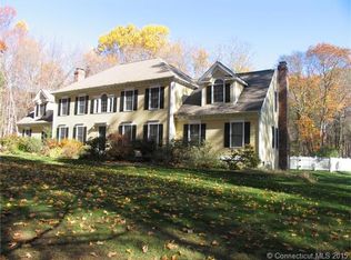 563 Podunk Rd, Guilford, CT 06437