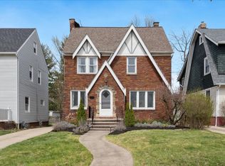 3569 Silsby Rd, University Heights, OH 44118