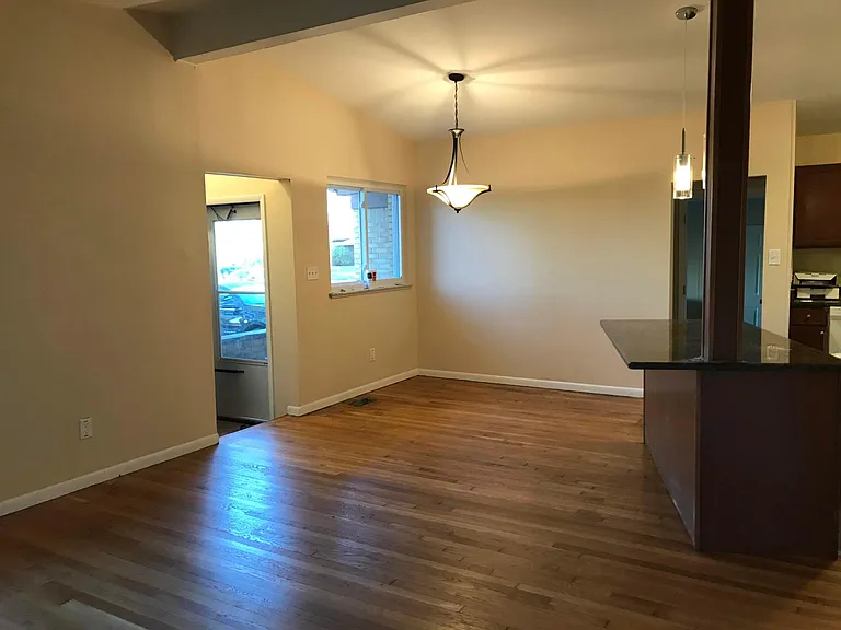 24100 Beverly Ave — Photo 4