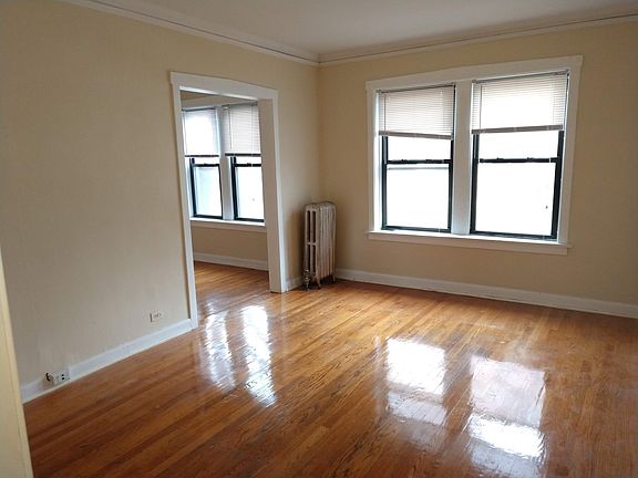 4th image of 2315-2325 W Ainslie St #2317-1