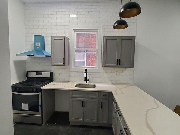 3rd image of 101 4th Ave #1