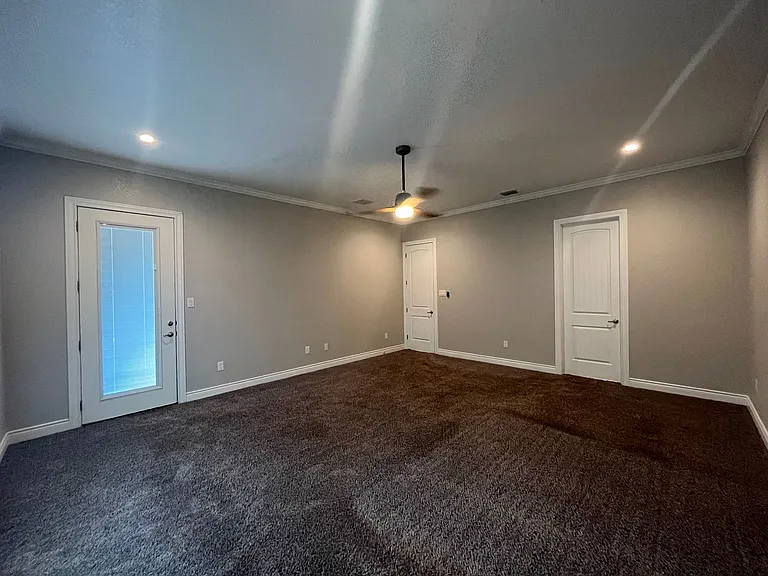 4815 Viewcrest Rd — Photo 24