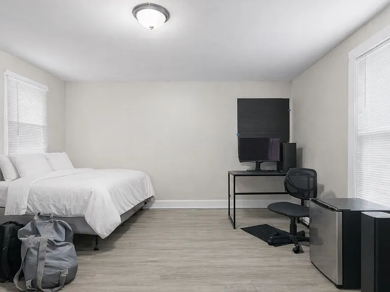 72 Walnut St #1 — Photo 12