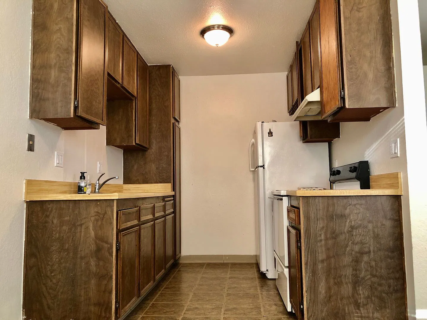 12711Laurel Street — Photo 2