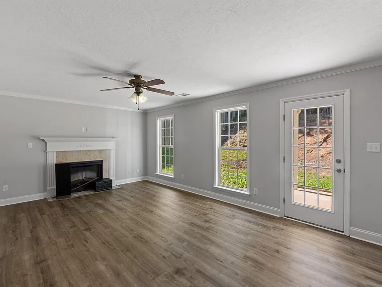 609 Brighton Cir — Photo 26