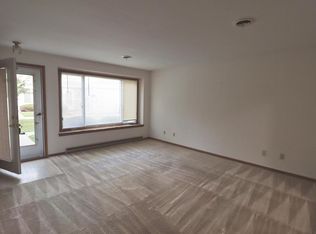 6755 Mariner Dr, Racine, WI 53406