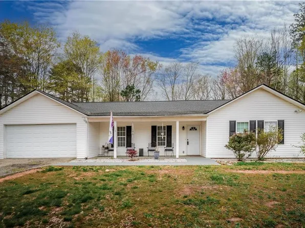 205 Quail Trl, Cornelia, GA 30531