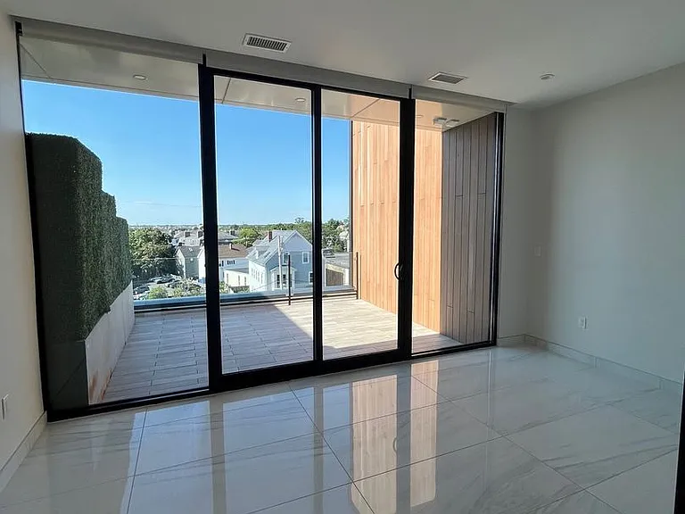 229 Waterman St — Photo 13