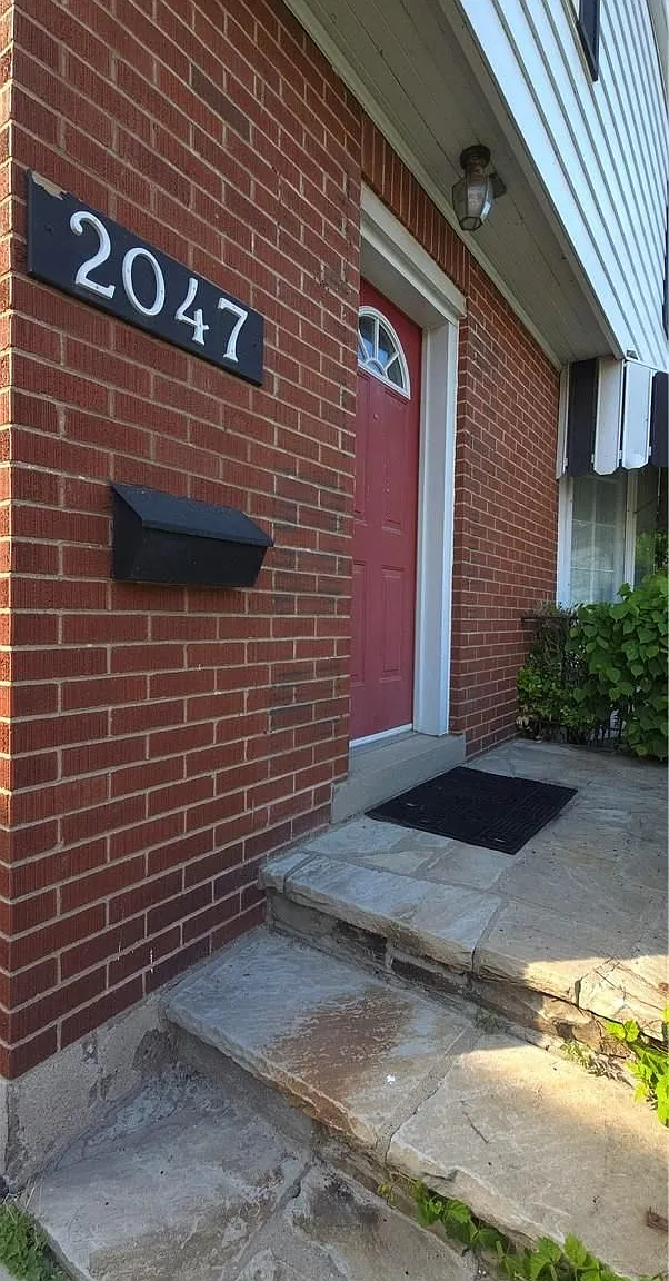 4 bed, $3,990 — Photo 3