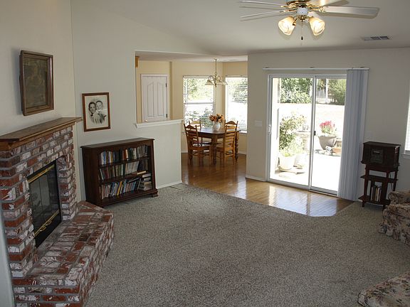 Family Rm w/Fireplace