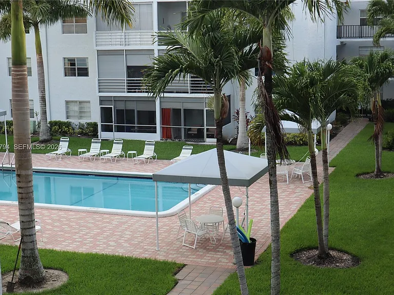3000 E Sunrise Lakes Dr #303 — Photo 40