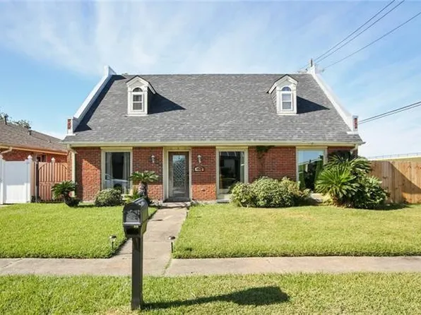 8040 Sandpiper Dr, New Orleans, LA 70128