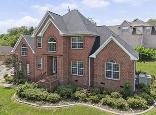 1046 Island Brook Dr, Hendersonville, TN 37075
